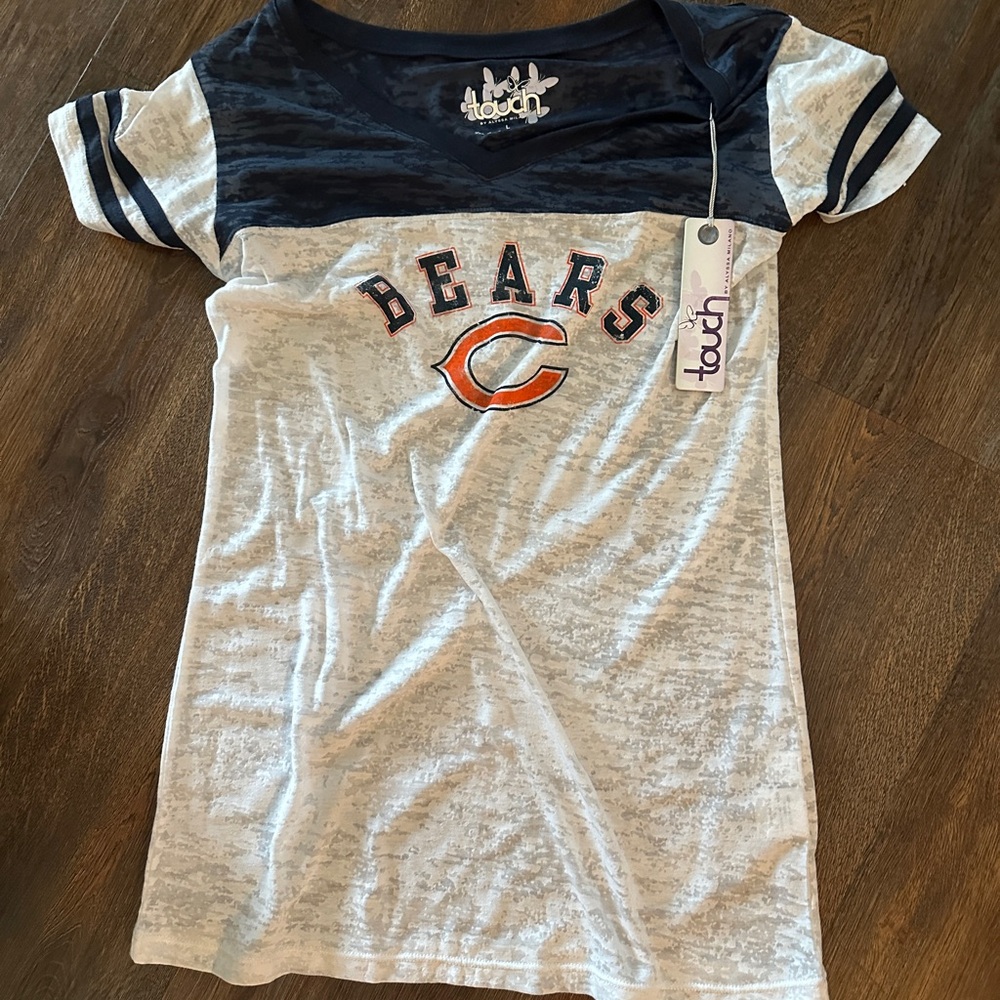 NWT Chicago Bears Vneck